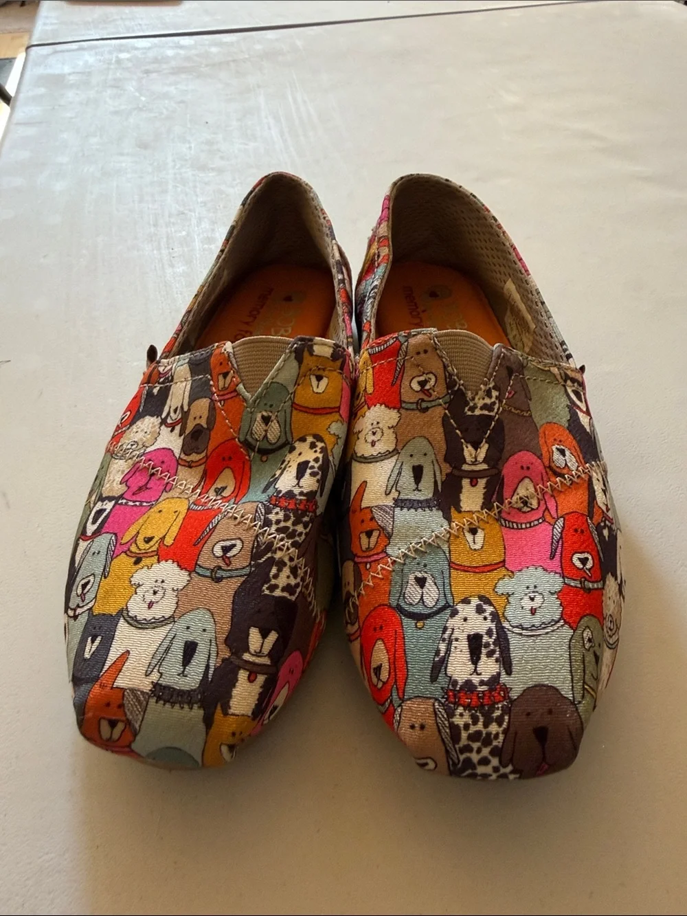 Skechers Women Multi-Color Memory Foam Canvas Slip-Ons Size 7. Good Condition